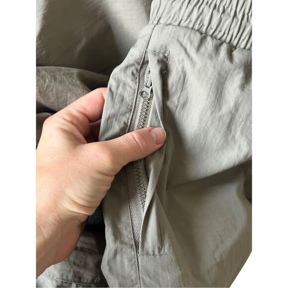 Wilo The Label Parachute Pants Joggers size L Sage Green Nylon - Picture 9 of 10